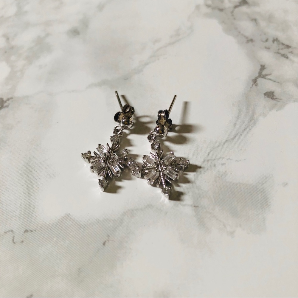Snowflake Dangle Earrings